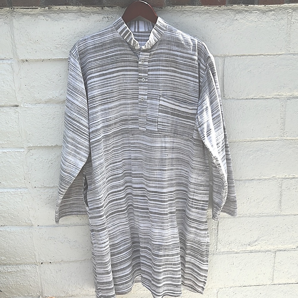Mens  large long sleeve tunic style shirt